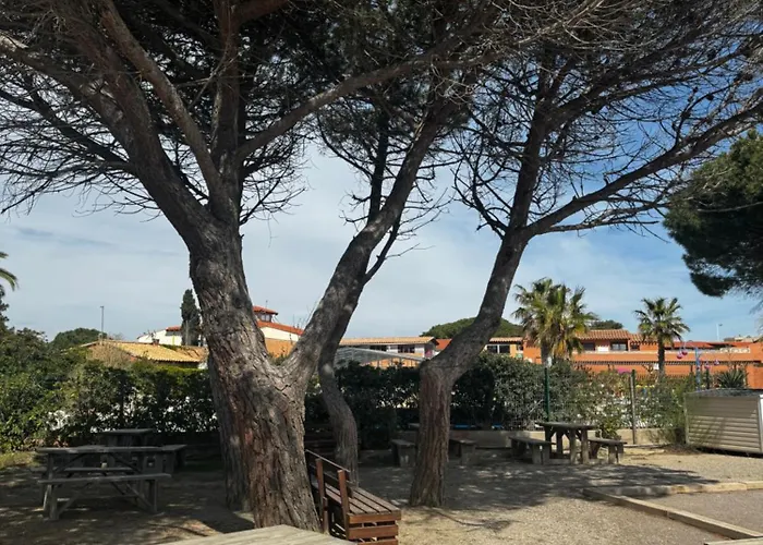 مكان تخييم Mobile Le Badour كانيه